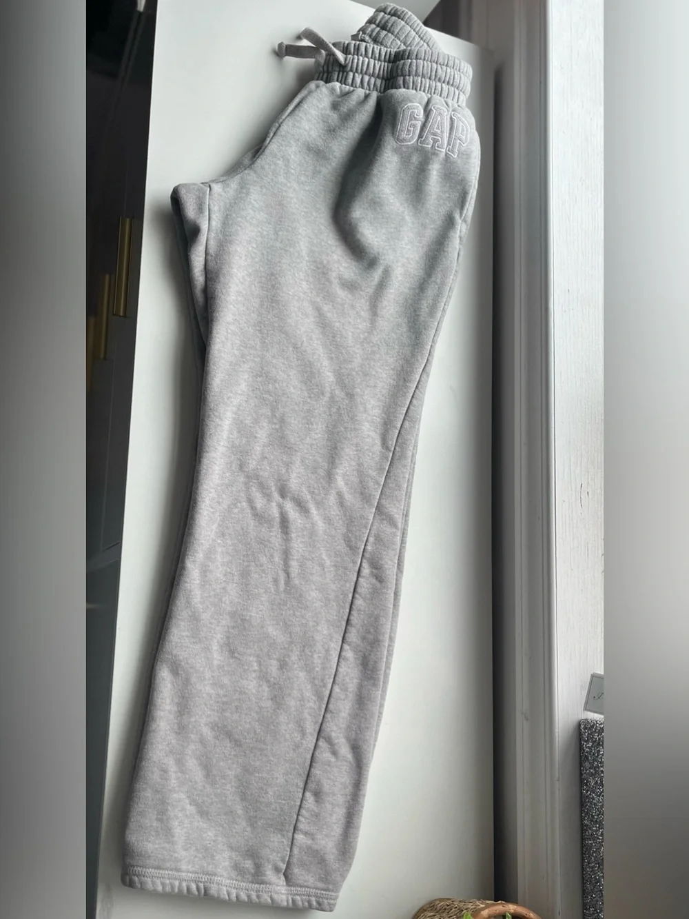 GAP Gray Logo Sweatpants Kids youth boys girls Medium joggers fleece lined light